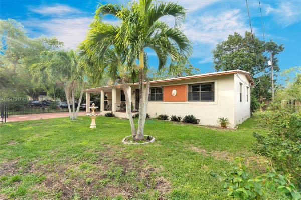 Ma-Rene Court, 2915 NW 169th Ter, Miami Gardens, Florida 33056, image 3