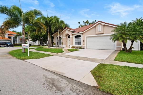 Treasure Shores At Silver Lakes, 18361 NW 10th St, Pembroke Pines, Florida 33029, image 1