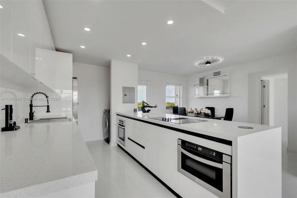 International Towers, 1400 SW 27th Ave #501, Miami, Florida 33145, image 1