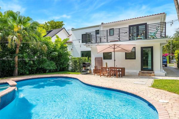 Royal Palm Villas, 7111 SW 63rd Ave, South Miami, Florida 33143, image 1