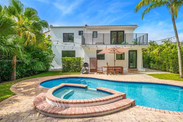 Royal Palm Villas, 7111 SW 63rd Ave, South Miami, Florida 33143, image 3