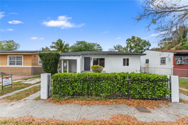 Stephens Manor, 839 NW 76th St, Gladeview, Florida 33150, image 3