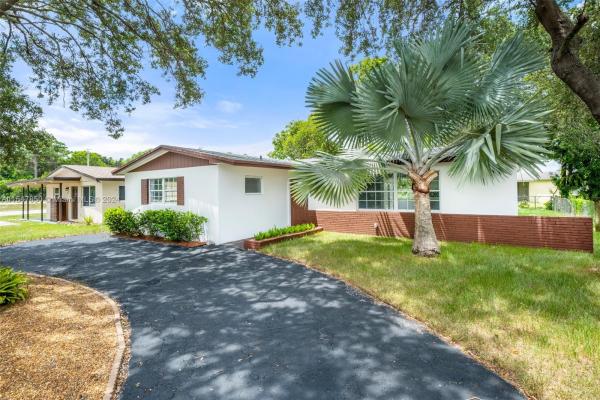 Gramercy Park, 5651 Rae Ave, West Palm Beach, Florida 33407, image 1