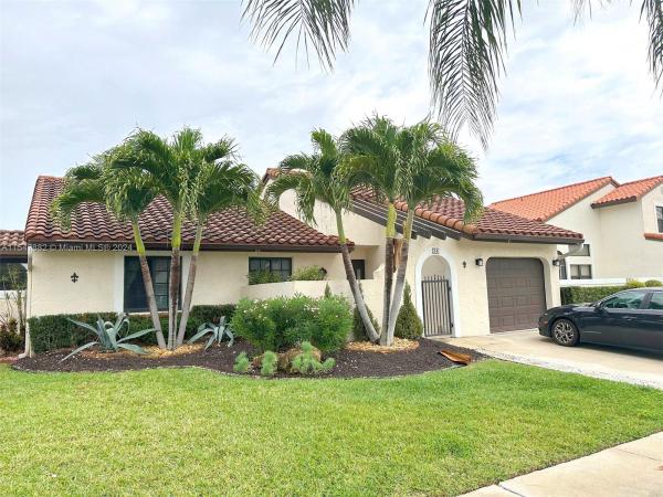 Columbia Square, 34 Columbia Ct, Deerfield Beach, Florida 33442, image 3