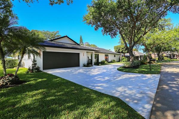 Lago Mar Colony, 13060 NW 1st St, Plantation, Florida 33325, image 3