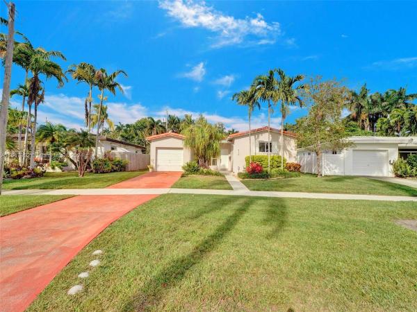 Country Club Homes, 915 N 14th Ave, Hollywood, Florida 33020, image 1