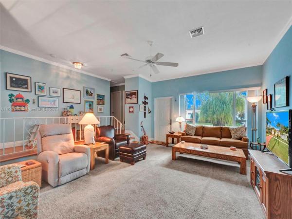 Country Club Homes, 915 N 14th Ave, Hollywood, Florida 33019, image 3