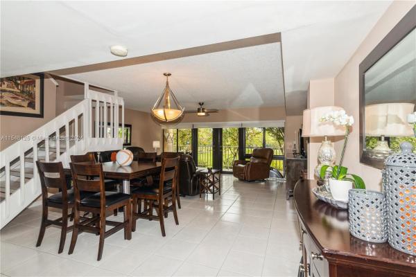 Windsong Lakes Village, 9937 NW 9th St Cir #5-19, Fountainebleau, Florida 33172, image 3