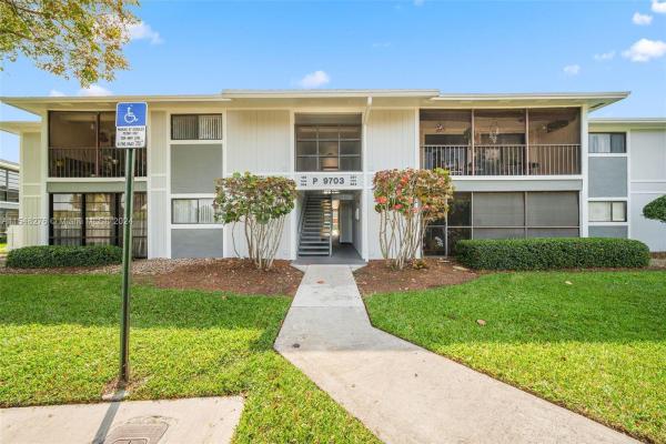 Lakeview At The Hammocks, 9703 Hammocks Blvd #101, The Hammocks, Florida 33196, image 3