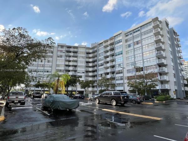 Wilshire, 1300 NE Miami Gardens Dr #1018E, Ojus, Florida 33179, image 1