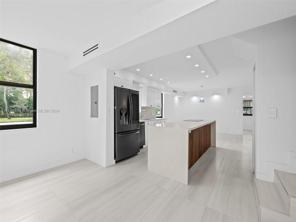 Villa Dorada, 20200 W Country Club Dr #106, Aventura, Florida 33180, image 2