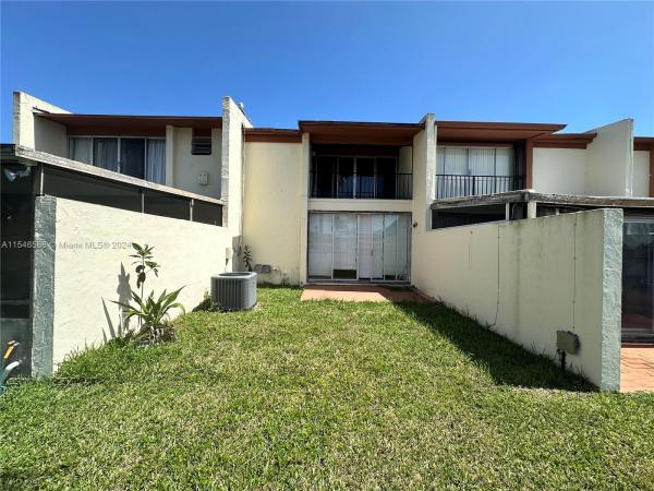 Sunset Park Lake Villas, 7820 SW 103rd Pl #7820, Kendall, Florida 33173, image 3