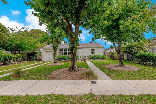 Country Club Estates, 401 Minola Dr, Miami Springs, Florida 33166, image 2
