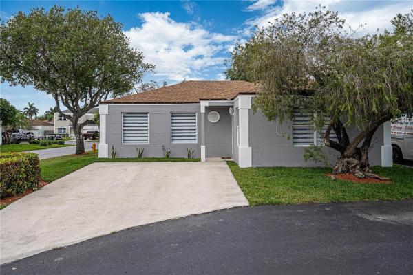 Catalina, 9787 SW 221st St, Cutler Bay, Florida 33190, image 2