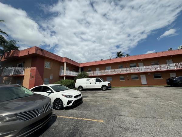Bella Luna, 1265 W 24th St #102, Hialeah, Florida 33010, image 2