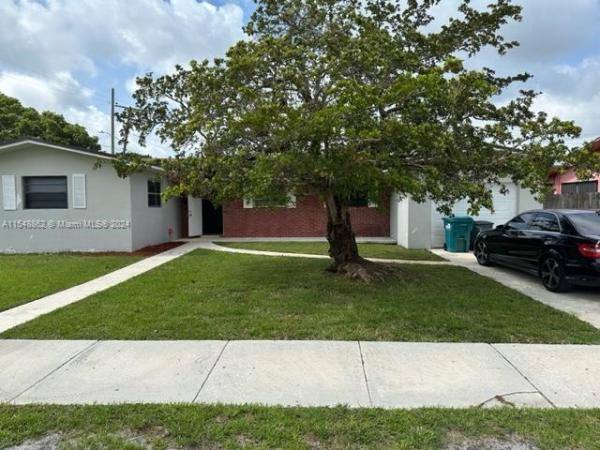 Mitchell Lake Estates, 1400 NW 138th St, Golden Glades, Florida 33167, image 1