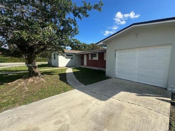Mitchell Lake Estates, 1400 NW 138th St, Golden Glades, Florida 33167, image 2