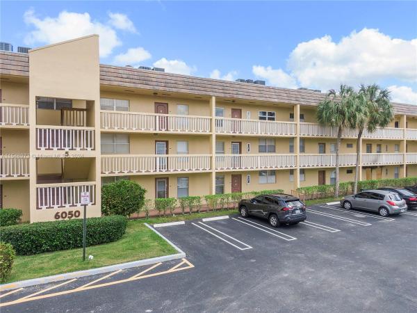 Bermuda Club, 6050 NW 64th Ave #204, Tamarac, Florida 33319, image 3