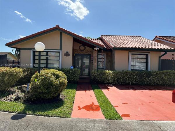 Munne Royal Homes, 14512 SW 96th Ter, The Hammocks, Florida 33186, image 3