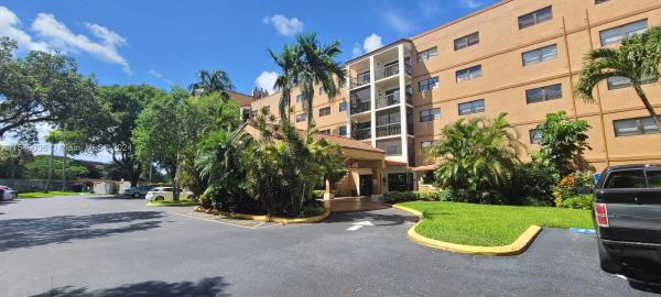 Tennis Club 2 Courts, 701 NW 19th St #509, Fort Lauderdale, Florida 33311, image 1