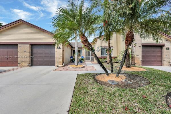 Village Walk, 192 Meander Cir #62, Royal Palm Beach, Florida 33411, image 1