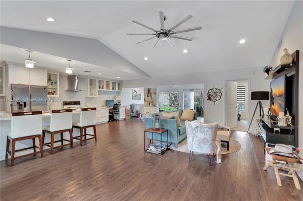 Village Walk, 192 Meander Cir #62, Royal Palm Beach, Florida 33411, image 3