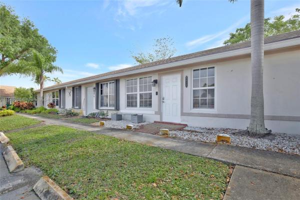 The Mews At Arrowhead, 8030 SW 20th Ct, Davie, Florida 33324, image 3