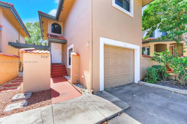 Lakeview Courts At Jacaranda, 9037 W Sunrise Blvd, Plantation, Florida 33322, image 2