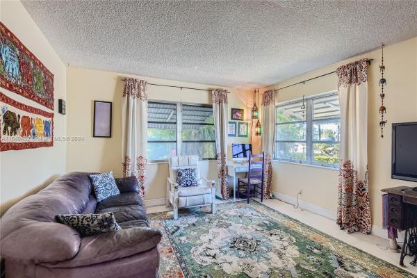 Oakland Grove Village, 649 W Oakland Park Blvd #117A, Oakland Park, Florida 33311, image 1