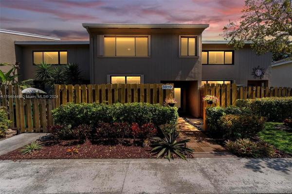 Saddle Up, 5070 S University Dr #5070, Davie, Florida 33328, image 1
