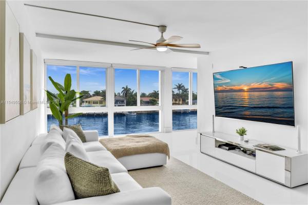 Royal Mariner, 3100 NE 49th St #303, Fort Lauderdale, Florida 33308, image 1