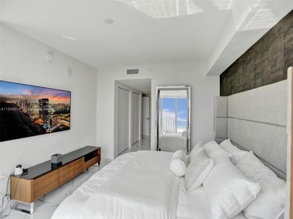 Parque Towers, 330 Sunny Isles Blvd #5-902, Sunny Isles Beach, Florida 33160, image 3