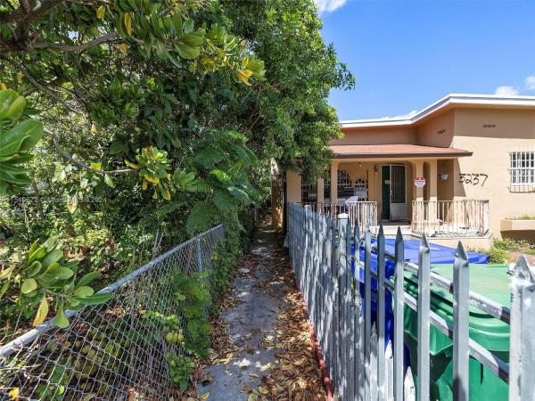 Auburndale, 3237 SW 2nd St, Miami, Florida 33135, image 2