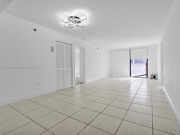 Winston Towers 600, 210 174th St #403, Sunny Isles Beach, Florida 33160, image 1