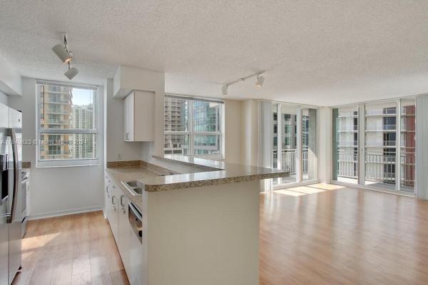 Yacht Club Brickell, 1111 Brickell Bay Dr #1401, Miami, Florida 33131, image 3