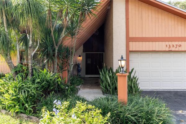 Calusa Club Estates, 13270 SW 101st St, The Crossings, Florida 33186, image 3