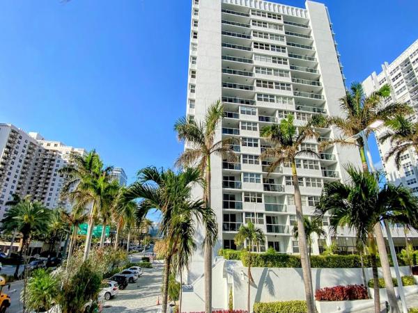 La Estates, 1880 S Ocean Dr #404, Hallandale Beach, Florida 33009, image 2
