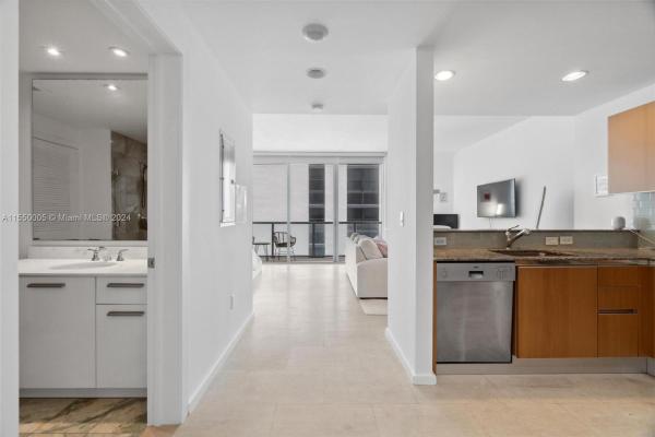1050 Tower, 1050 Brickell Ave #2422, Miami, Florida 33131, image 2