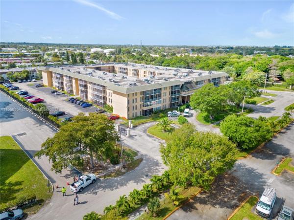 Town Square, 4848 NW 24th Ct #433, Lauderdale Lakes, Florida 33313, image 1