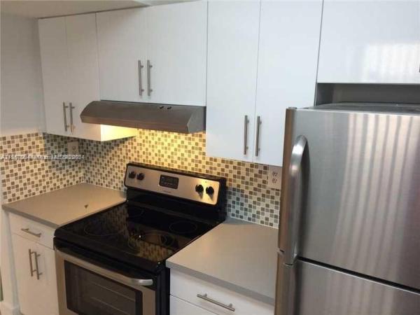 Soleil Lake, Sweetwater, Florida 33172, image 1