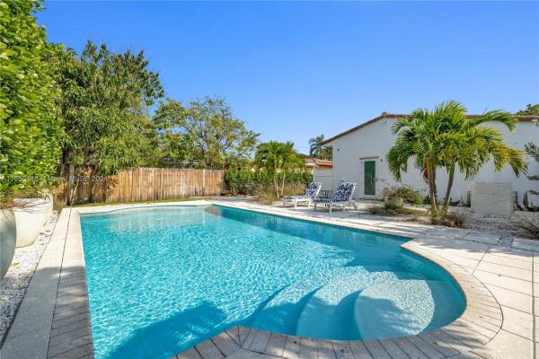 Davis To Biscayne Park Village, 10801 NE 9th Ave, Biscayne Park, Florida 33161, image 1