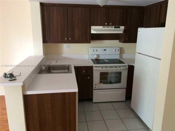 Coral Pointe Townhomes, 8660 NW 6th Ln #5-207, Fountainebleau, Florida 33126, image 1