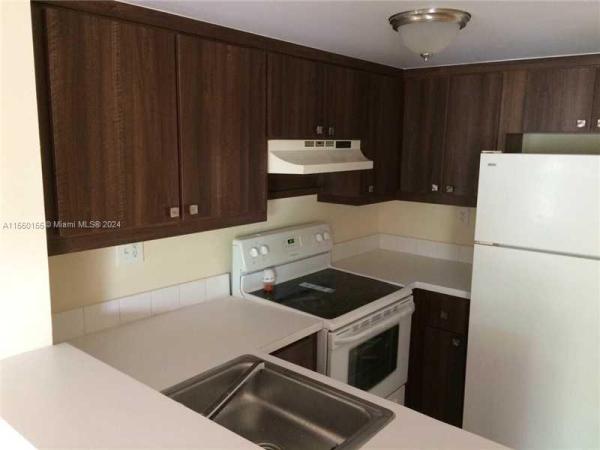Coral Pointe Townhomes, 8660 NW 6th Ln #5-207, Fountainebleau, Florida 33126, image 3
