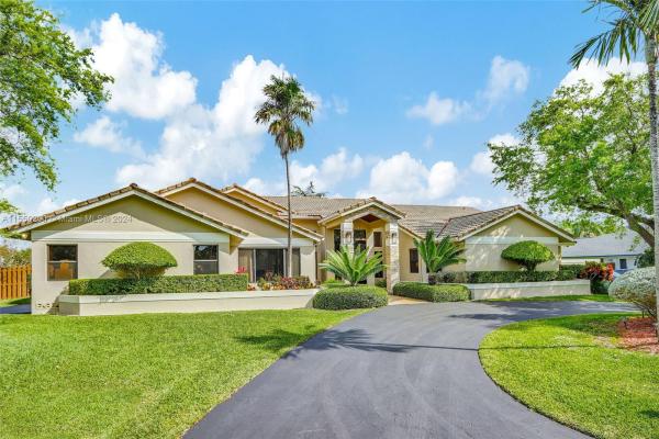 Granada West Estates, 9991 SW 127th Ter, Kendall, Florida 33176, image 1