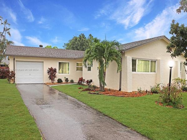 Lucerne Lakes South, 7228 W Pine Park Dr W, Lake Worth Beach, Florida 33467, image 1