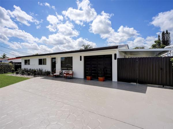 Heftler Homes, 4400 SW 104th Ave, Westwood Lakes, Florida 33165, image 2