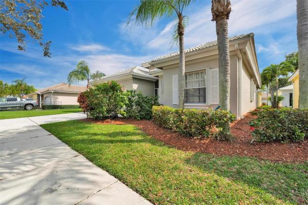 North Gate, 2660 SE 4th Pl, Homestead, Florida 33033, image 3