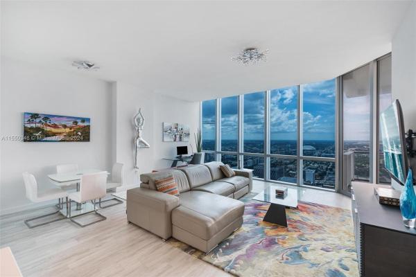 Paramount Miami Worldcenter, 851 NE 1st Ave #5106, Miami, Florida 33132, image 1