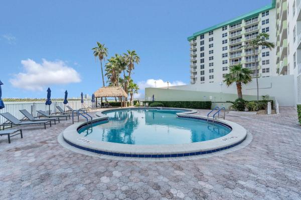 Island Pointe, 10350 W Bay Harbor Dr #4K, Bay Harbor Islands, Florida 33154, image 2