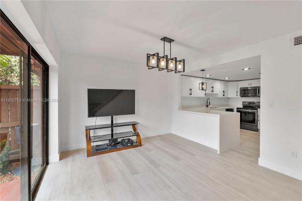 Snapper Village, 6527 SW 116th Pl #B, Kendall, Florida 33173, image 3